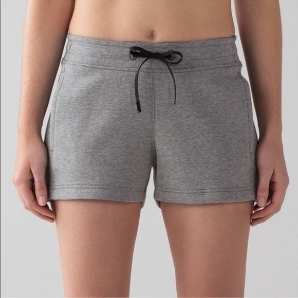 Lululemon gray shorts 3" Sz 10 Heathered Medium Grey & black - Picture 1 of 12